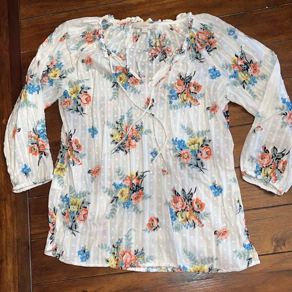 Loft Flowy Floral Top with 3/4 Sleeves size Small